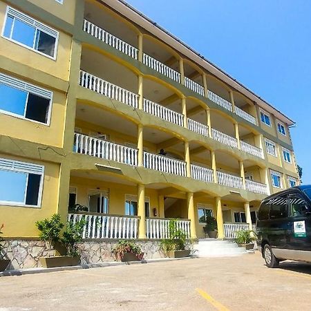 Karibu Bb Suites Entebbe Exterior foto